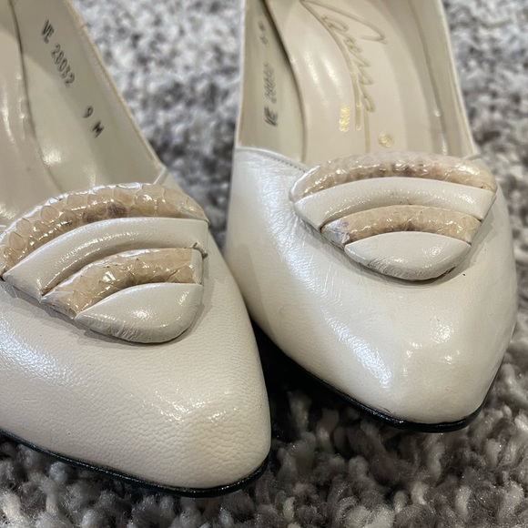 New vintage Caressa #28032 off white leather Stilleto pumps Spain size 9M - Picture 8 of 11